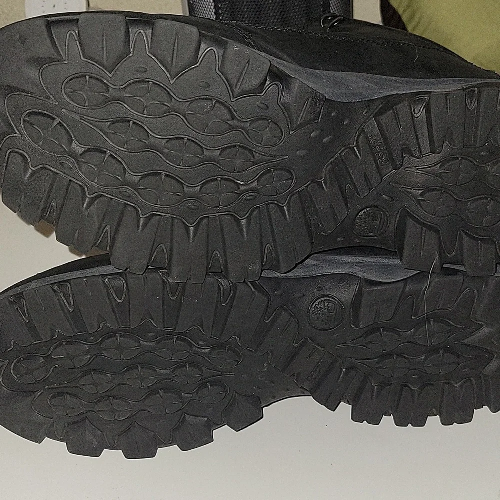 Mens Timberland Boots - Picture 2 of 5